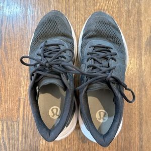 Gently used Lululemon sneakers. Women’s size 8